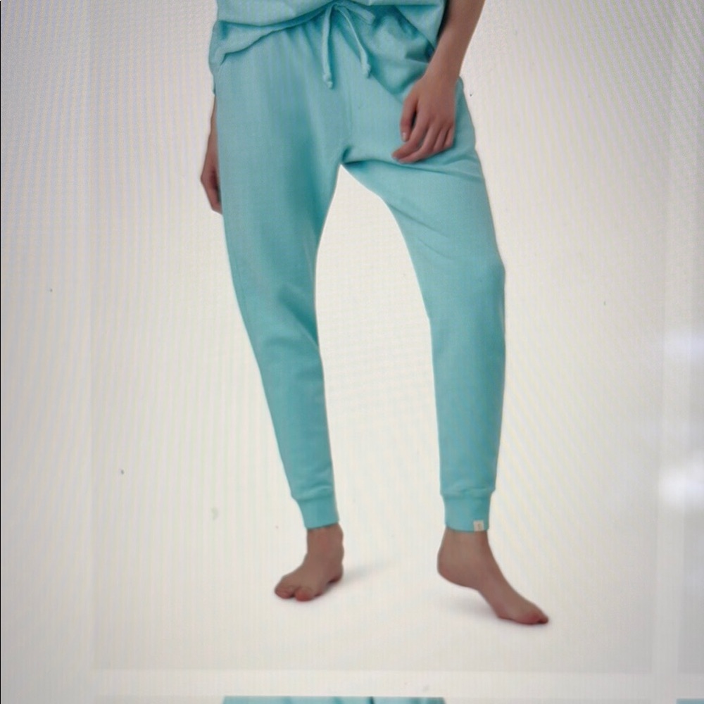 TKEES core sport jogger in sky blue, size 3 (like 10-12)